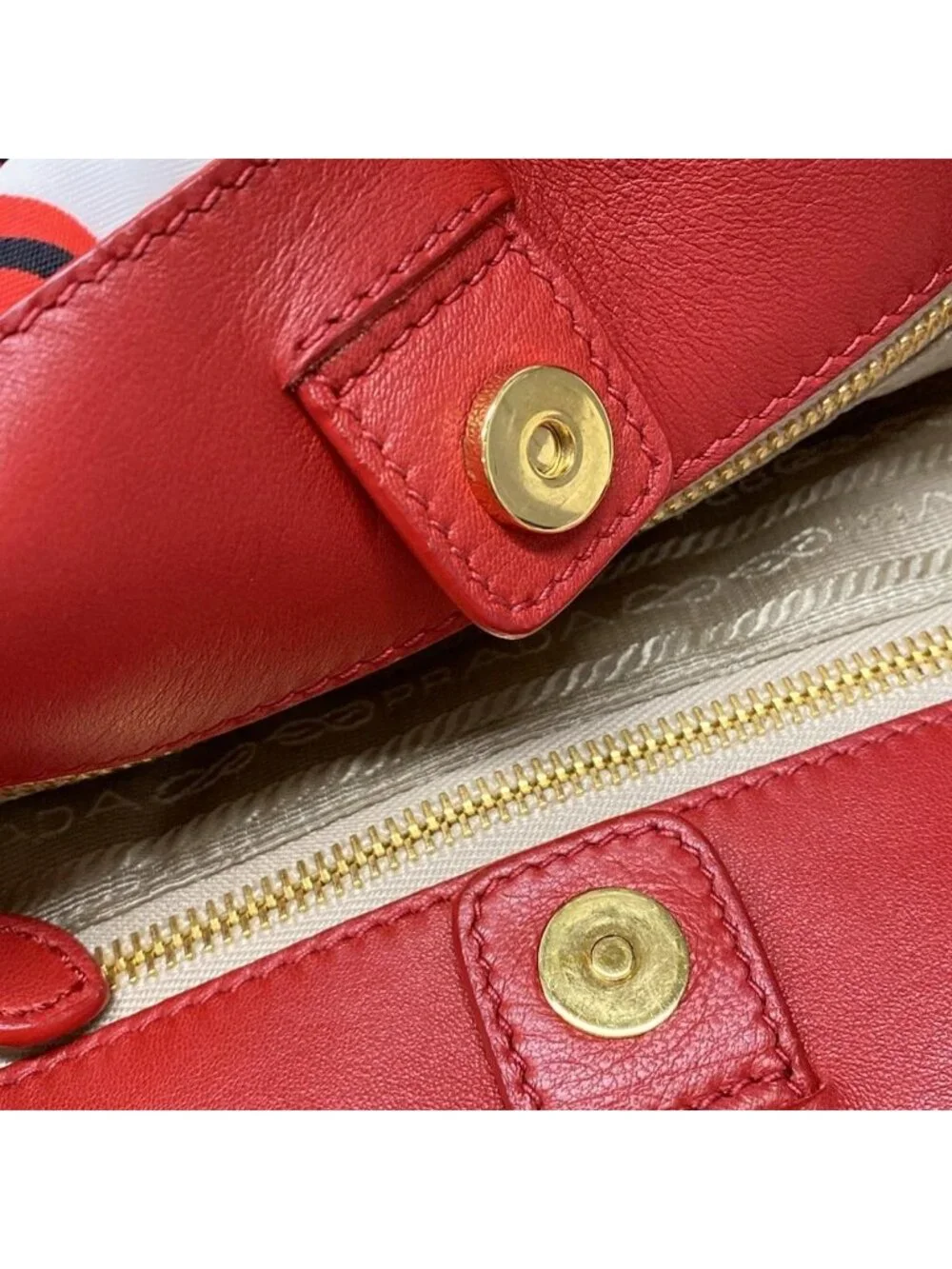 Prada Tote Ivory Red Black Heart Pattern Ribbon Leather - Picture 12 of 15